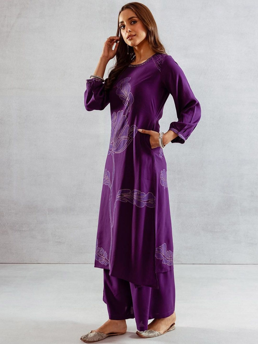 Dhiyona IS Women's Women Floral Printed Sequinned Straight Kurta with Palazzos