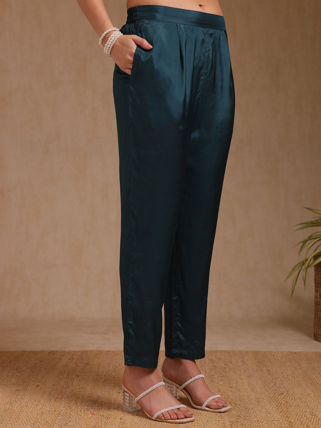 Dhiyona SO Women's Women Floral Printed Pleated Beads and Stones Kurta with Trousers & With Dupatta