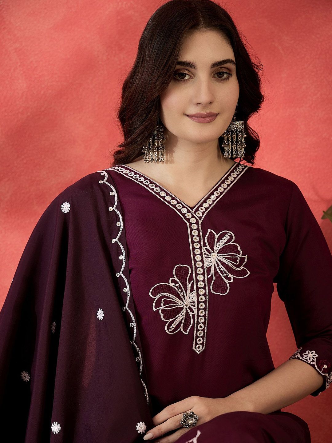 Dhiyona SN Women's Embroidered V-Neck Kurta With Trousers & Scalped Dupatta