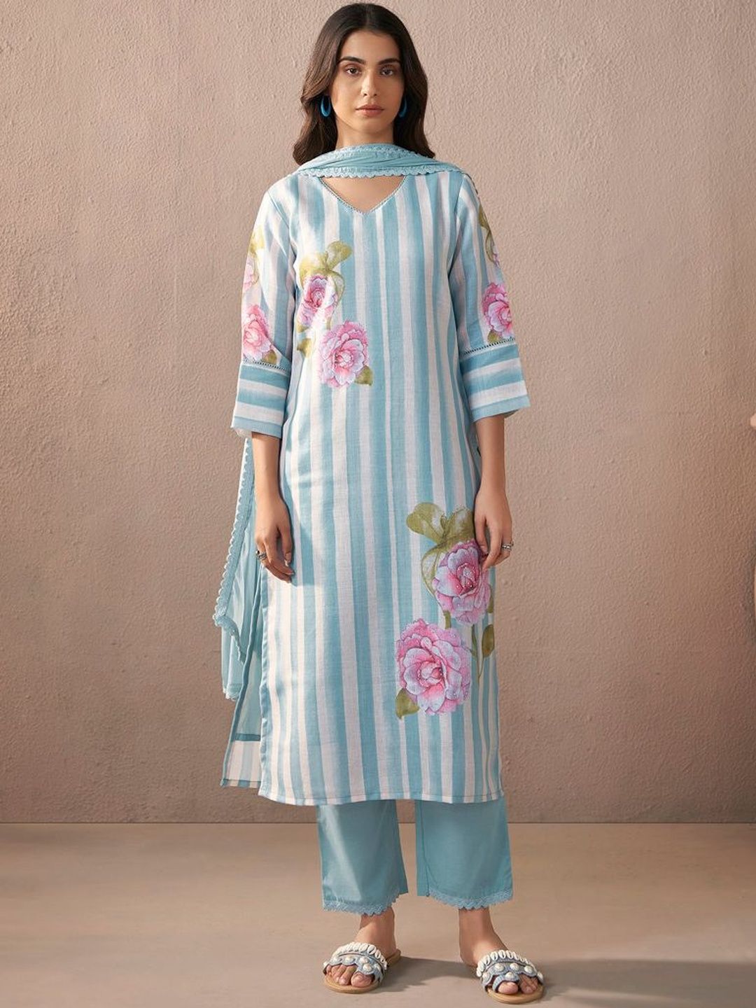 Women Floral Printed Regular Beads and Stones Linen Kurta with Trousers & With Dupatta