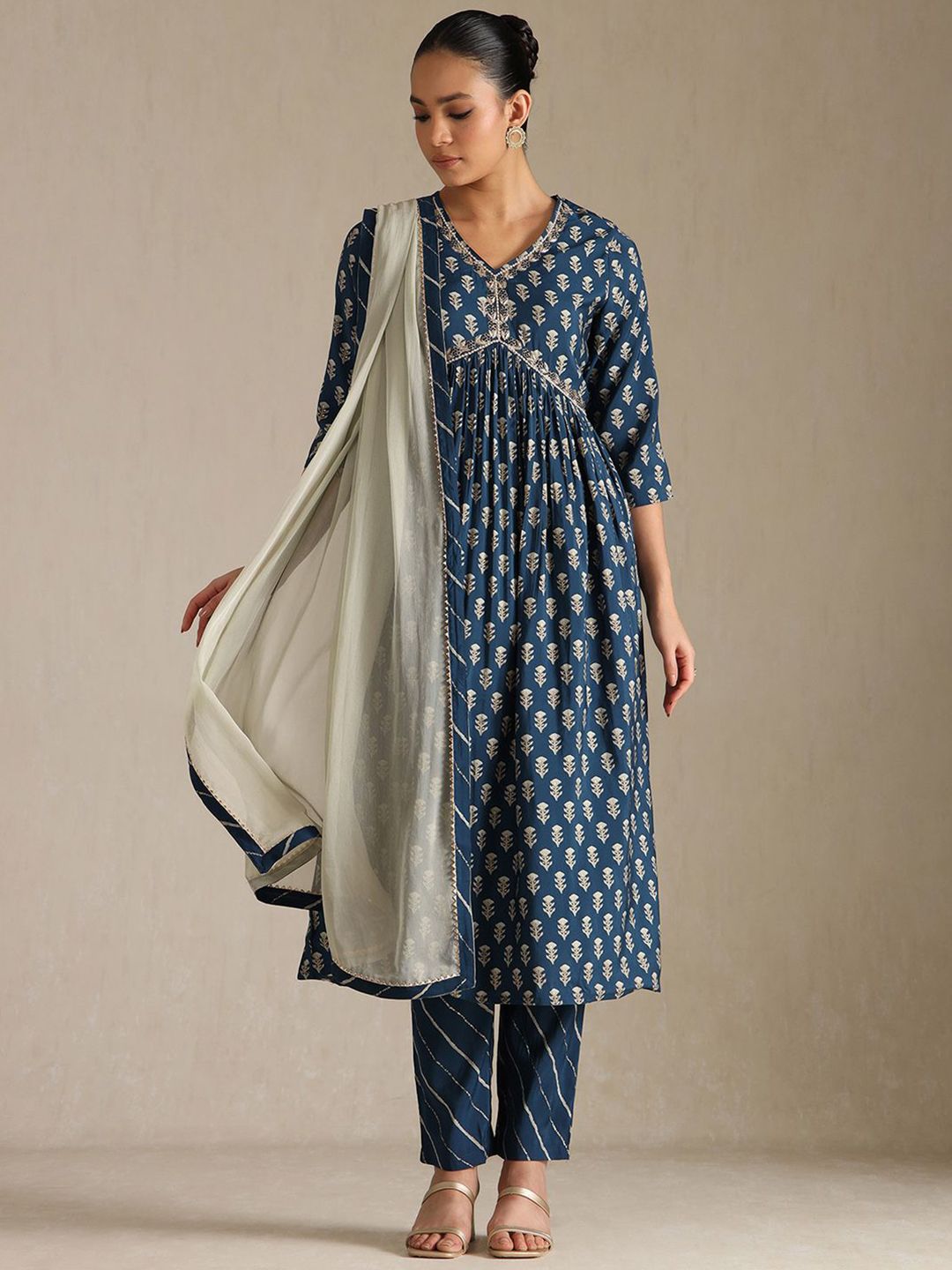 Dhiyona SO Women's Women Leheriya Printed Zardozi Kurta with Trousers & With Dupatta