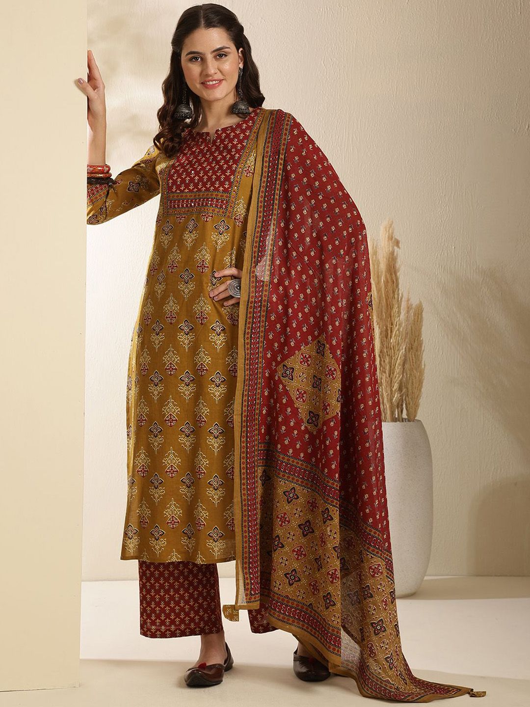 Dhiyona SN Women's Floral Printed Pure Cotton Straight Kurta & Trousers With Dupatta