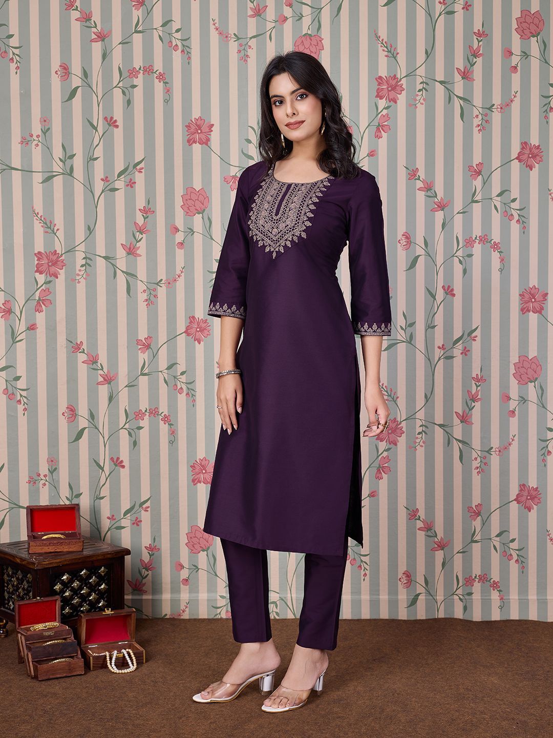 Dhiyona OD Women Embroidered Side Slits Straight Kurta