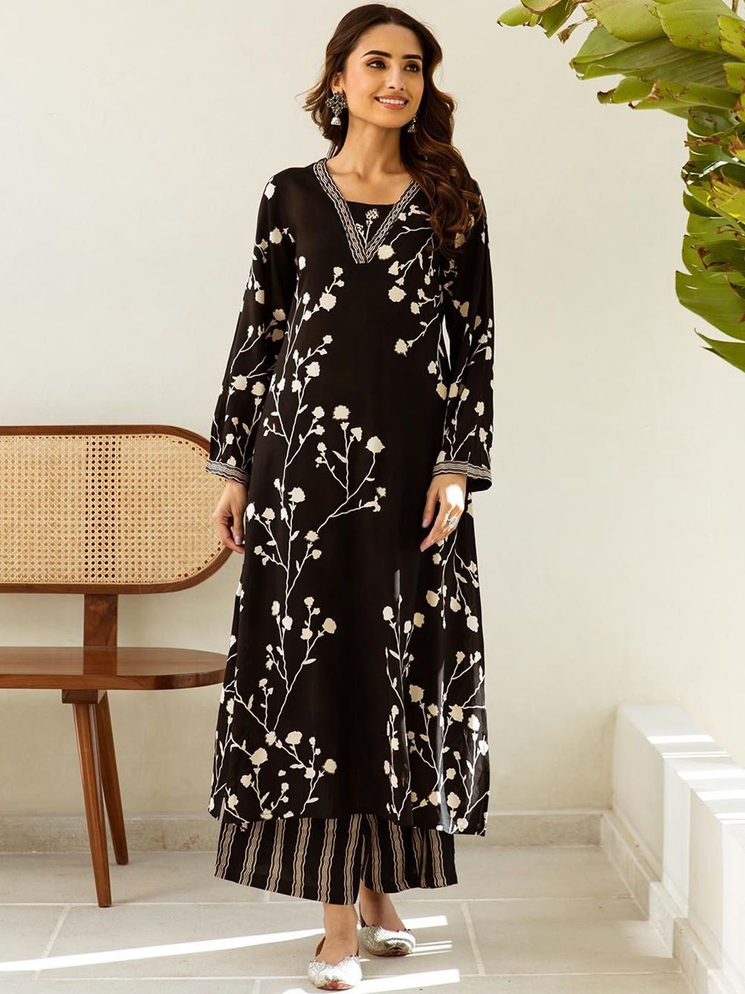 Dhiyona IS Women's Women Floral Printed Kurta with Palazzo