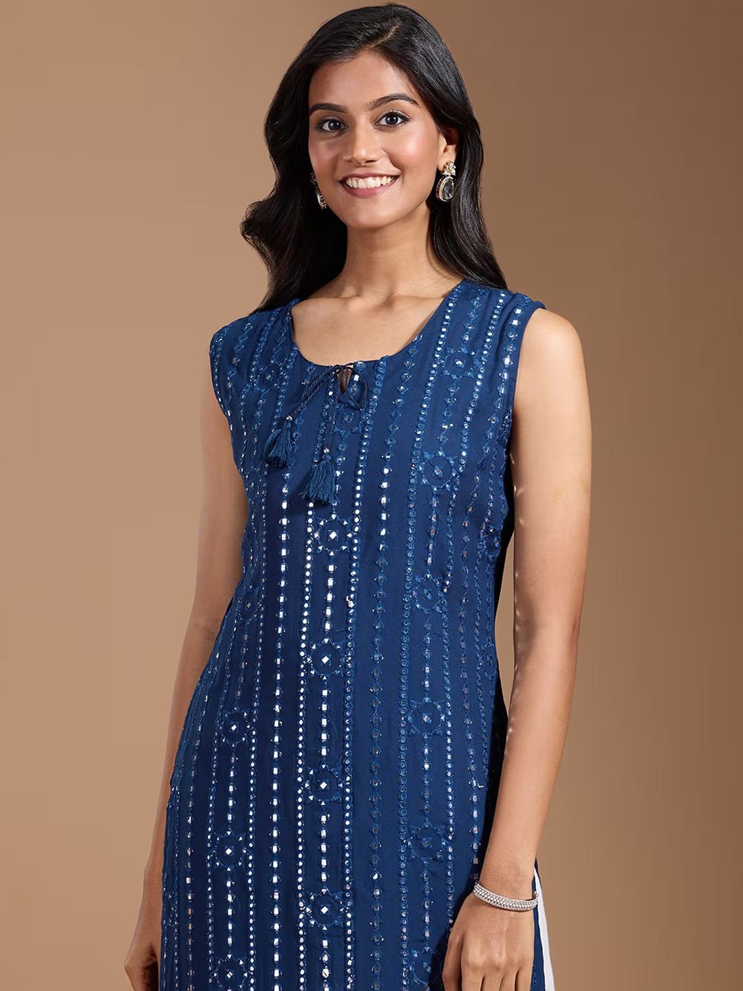Dhiyona OD Women Thread Work Kurta