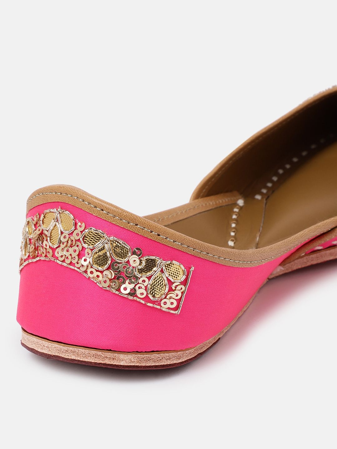 Dhiyona HOP Women Ethnic Embellished Mojaris