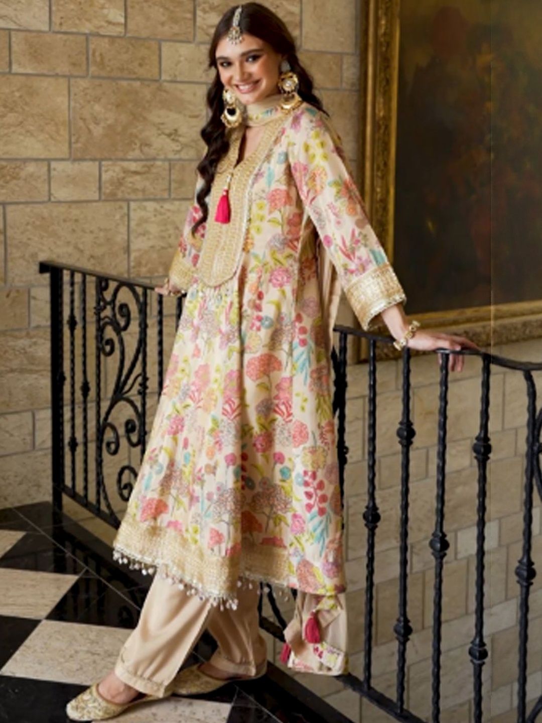 Women Floral Printed Kurta with Trouser & Dupatta