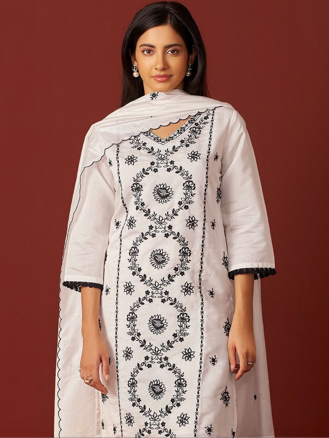 Women Ethnic Motifs Embroidered Regular Thread Work Kurta with Trousers & With Dupatta