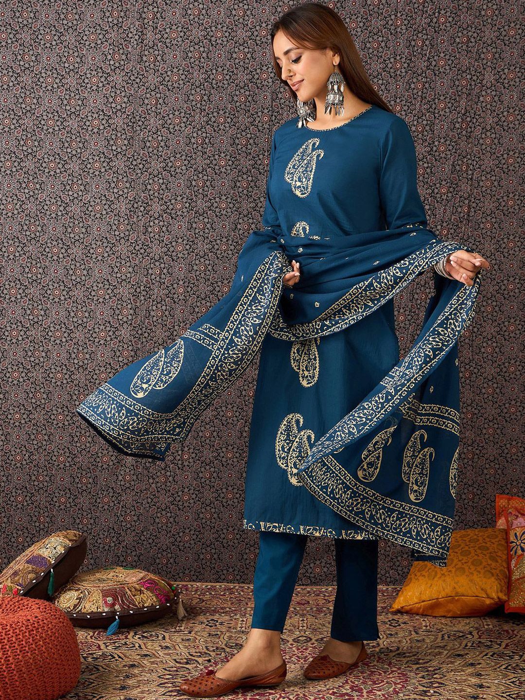 Printed Round Neck Thread Work Pure Cotton Straight Kurta With Trousers & Dupatta