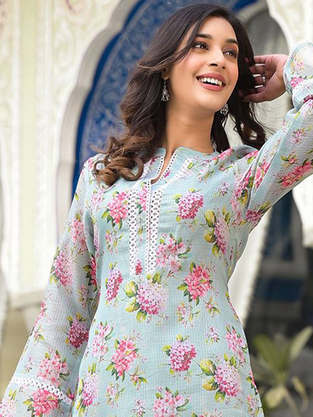 Dhiyona VA Women'sFloral Printed Mandarin Collar Regular Kurta With Trousers