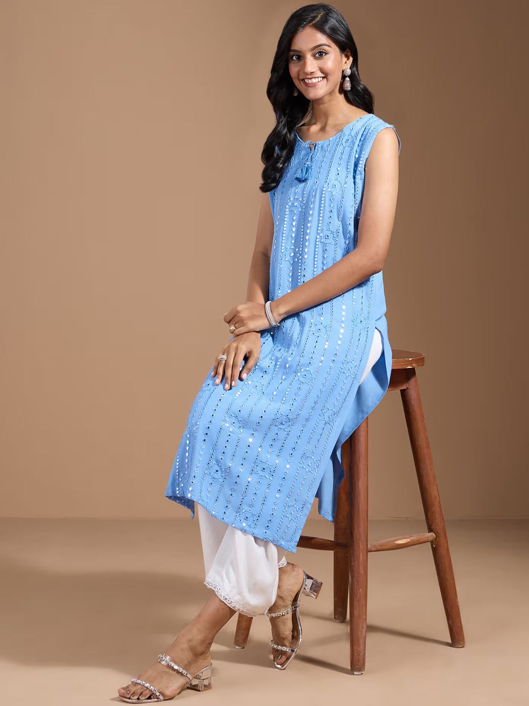 Dhiyona OD Women Thread Work Kurta
