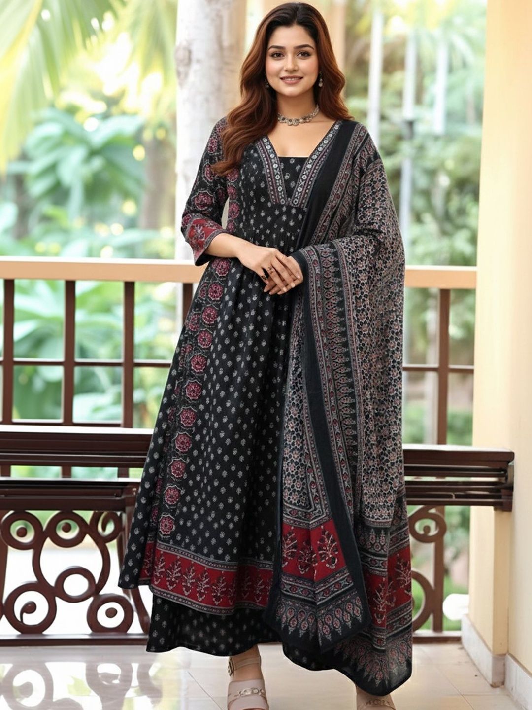 Dhiyona KL Women Ethnic Motifs Printed Regular Kurta with Palazzos & With Dupatta