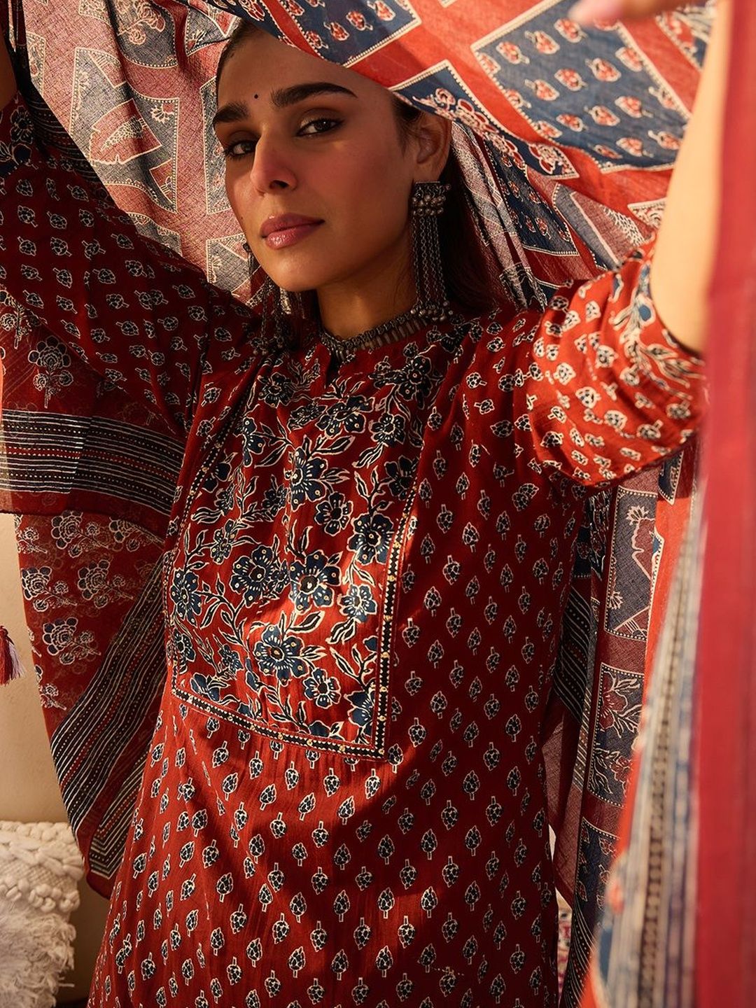 Women Floral Printed Cotton Kurta with Trousers & Dupatta