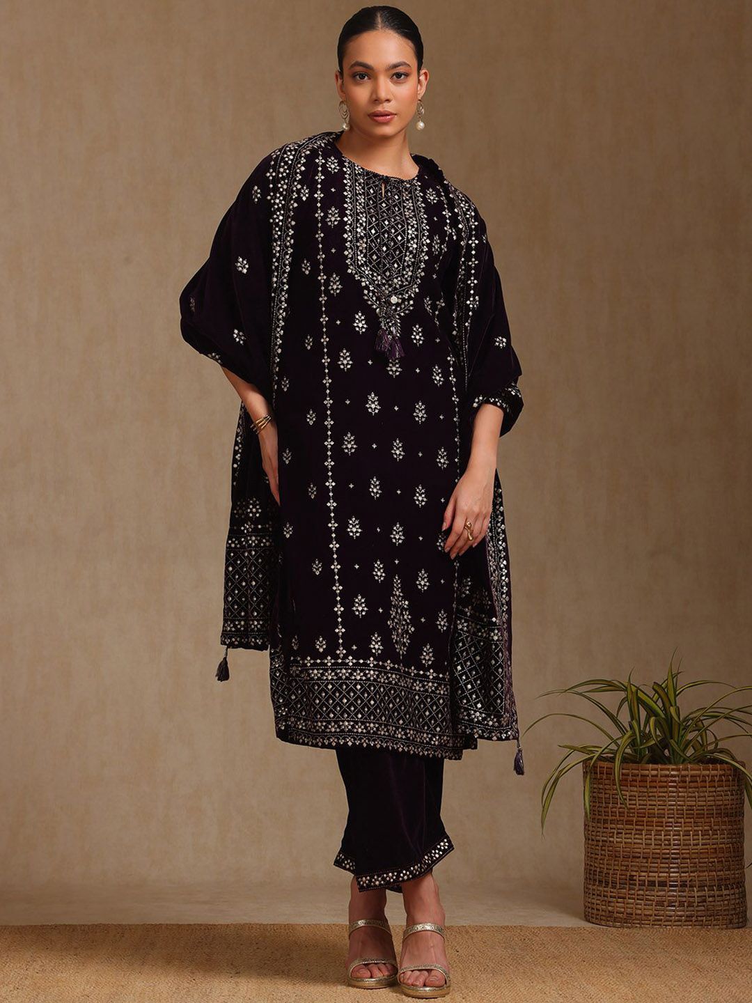 Dhiyona SO Women's Ethnic Motifs Printed Round Neck Straight Velvet Kurta With Trousers & Dupatta