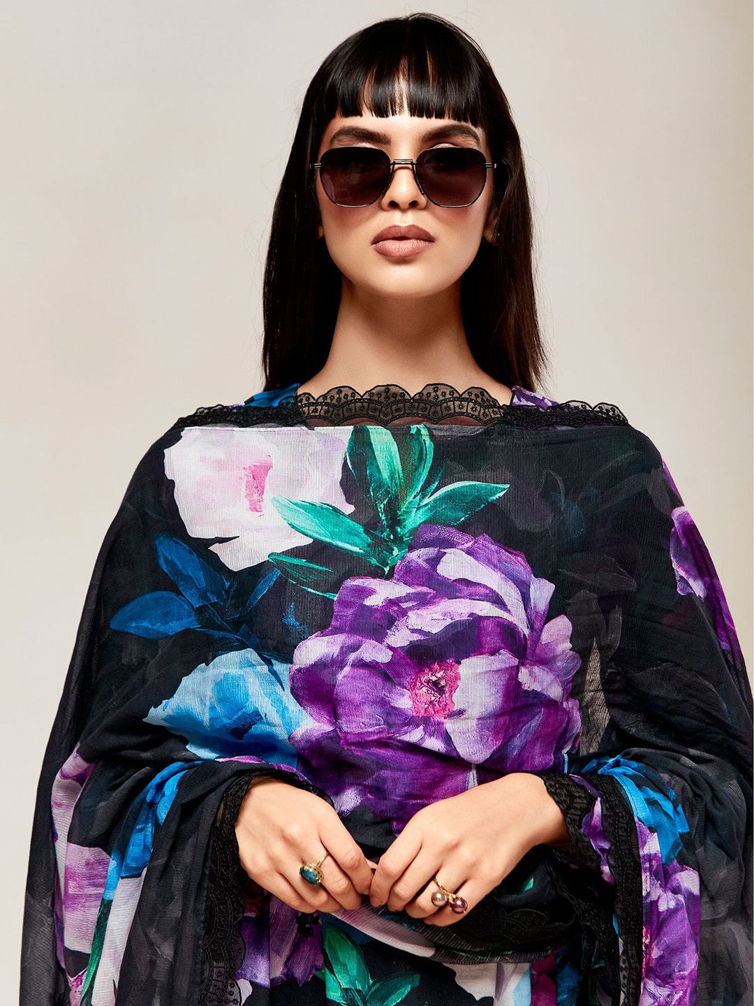Dhiyona IE Women Floral Embroidered Empire Thread Work Kurta with Trousers & With Dupatta