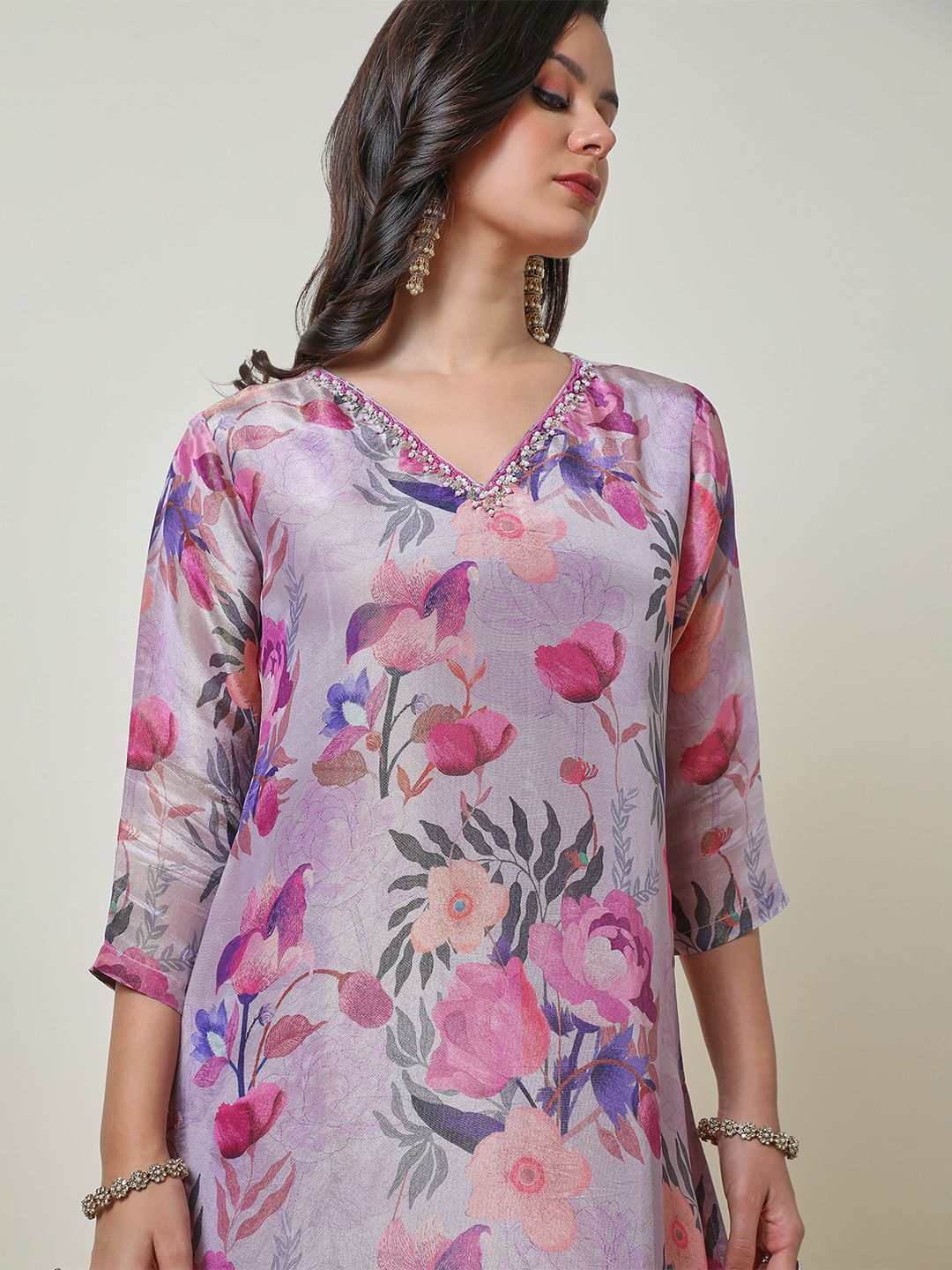 Dhiyona SO Women's Floral Printed Regular Beads and Stones Tissue Straight Kurta With Trouser