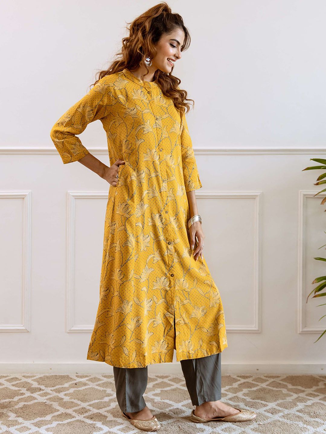 Dhiyona SN Women's Floral Printed Mandarin Collar Pure Cotton Straight Kurta & Trousers