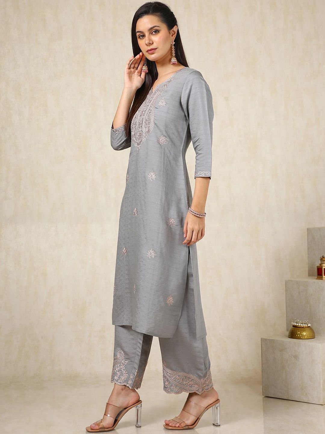 Dhiyona SO Women's Paisley Embroidered Thread Work Notched Round Neck Straight Kurta with Palazzos