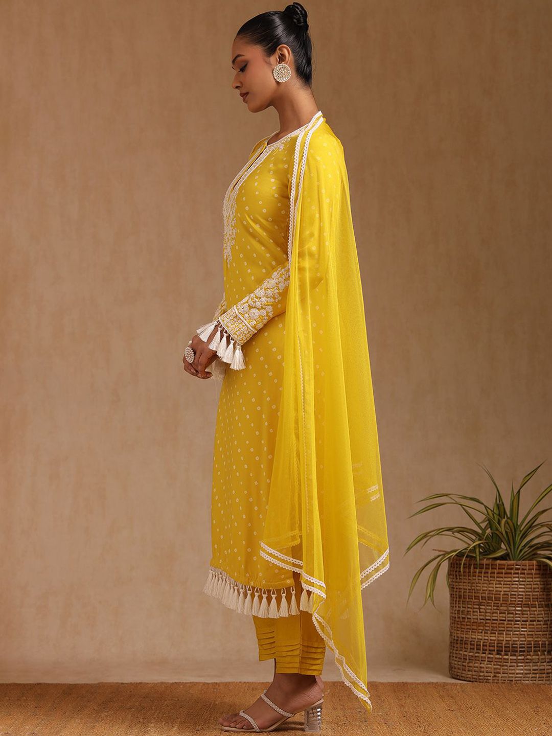 Dhiyona SO Women's Bandhani Printed Thread Work Straight Kurta with Trouser & Dupatta