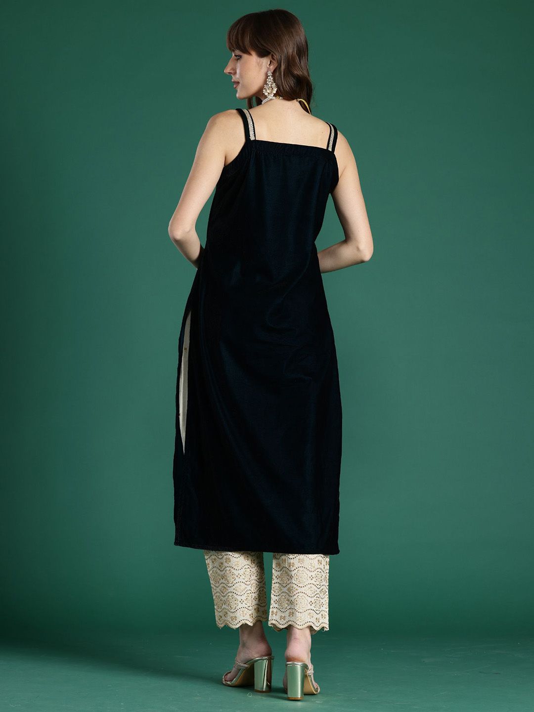 Dhiyona IE Sequinned Shoulder Straps Velvet Kurta