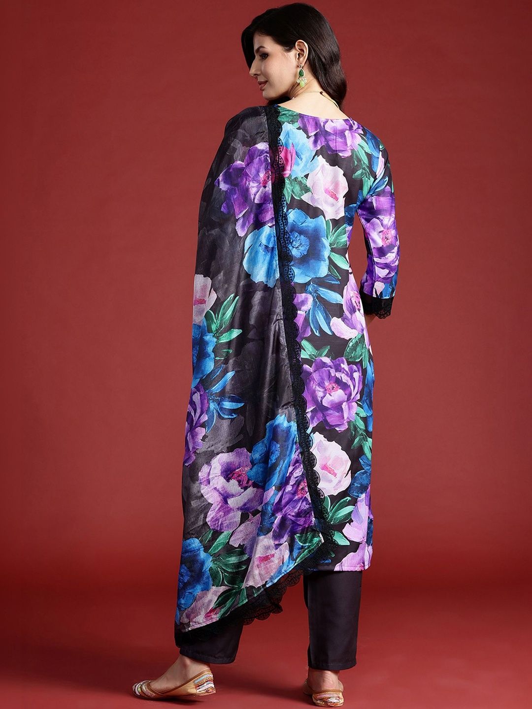 Women Floral Printed Regular Kurta with Trousers & With Dupatta