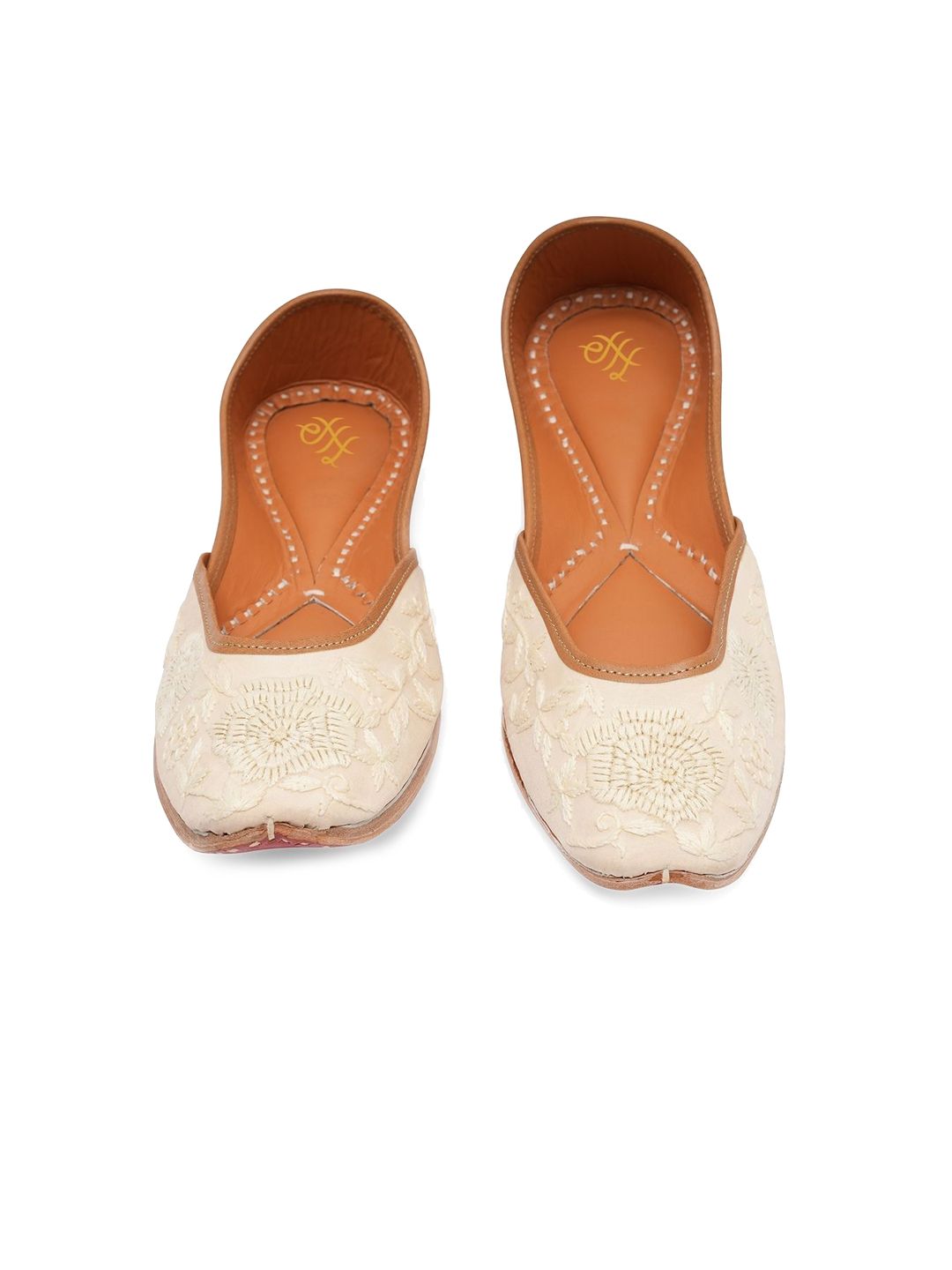 Dhiyona HOP Women Emboidered Leather Mojaris