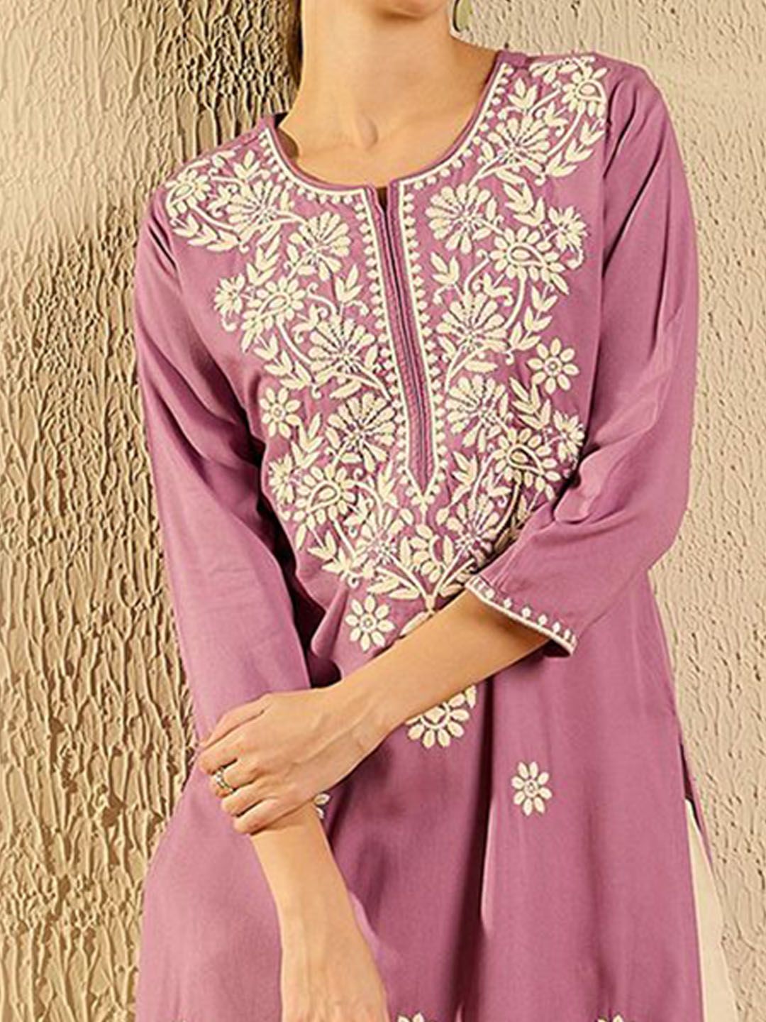 Dhiyona IE Women Paisley Embroidered Thread Work Pastels Kurta