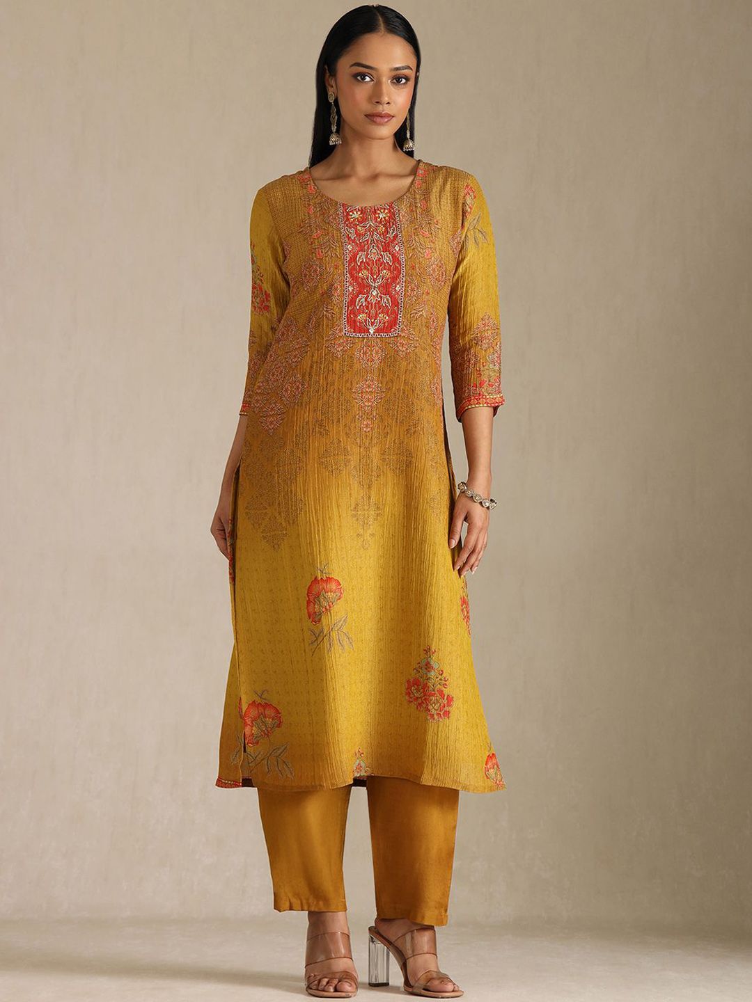Dhiyona SO Women's Women Floral Printed Regular Beads and Stones Kurta Sets