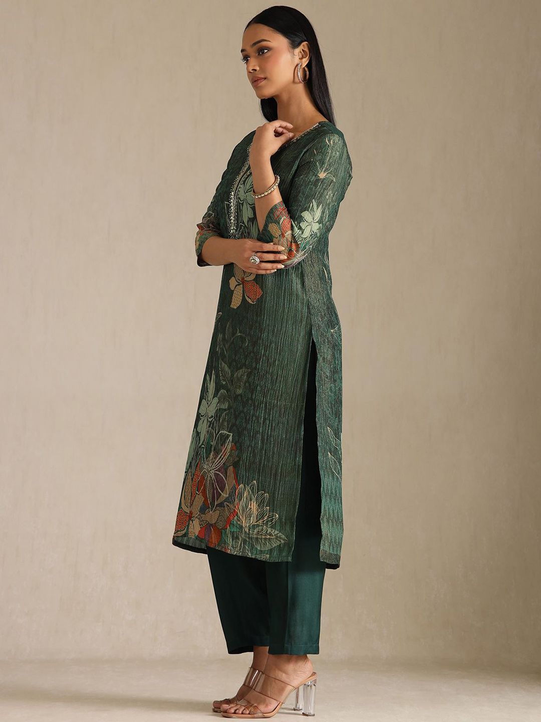 Dhiyona SO Women's Women Floral Printed Mirror Work Kurta with Trousers
