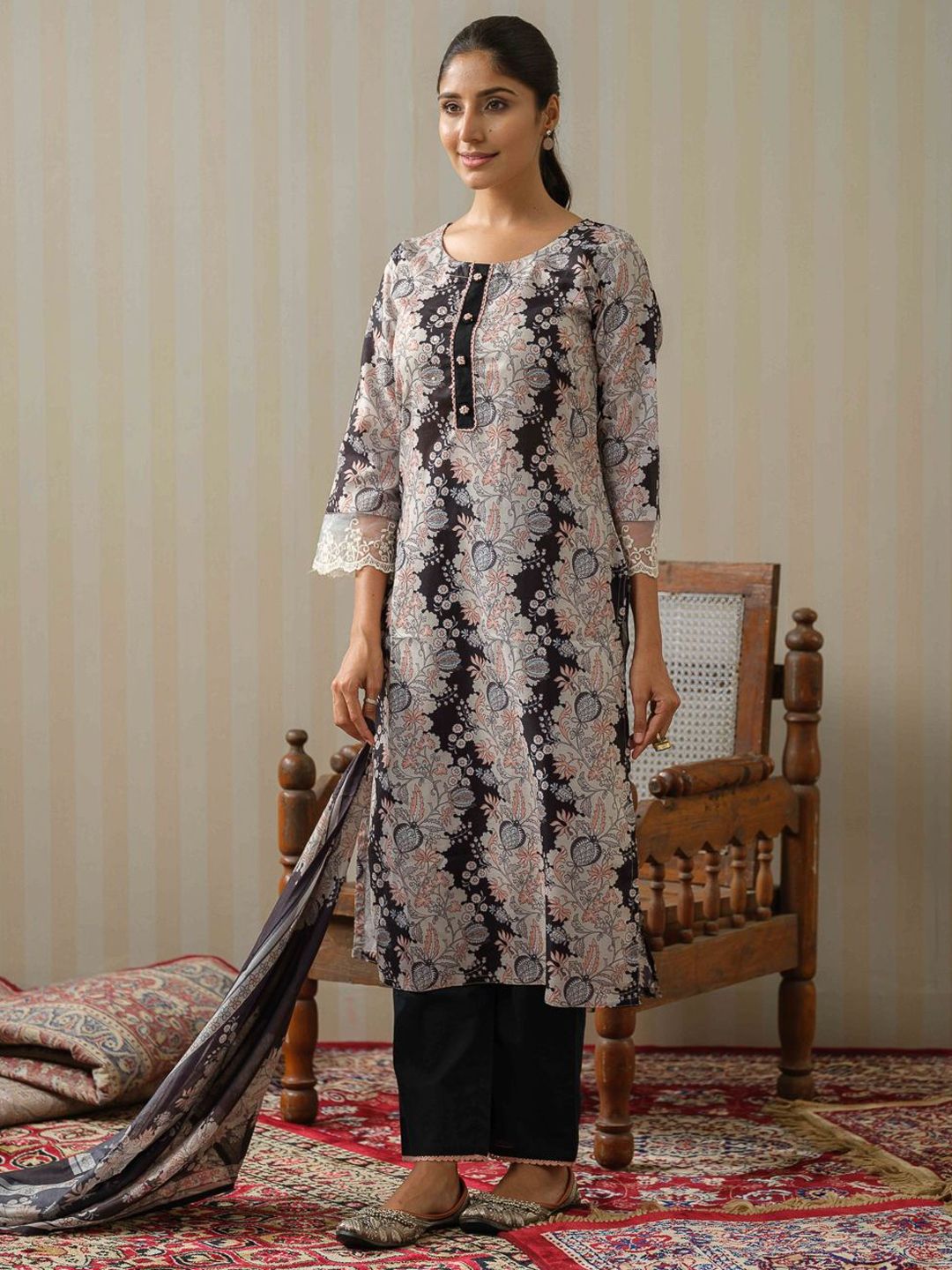 Dhiyona OD Floral Printed Lace Inserts Kurta With Palazzos & Dupatta