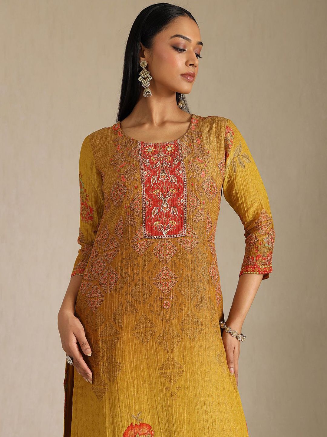 Dhiyona SO Women's Women Floral Printed Regular Beads and Stones Kurta Sets