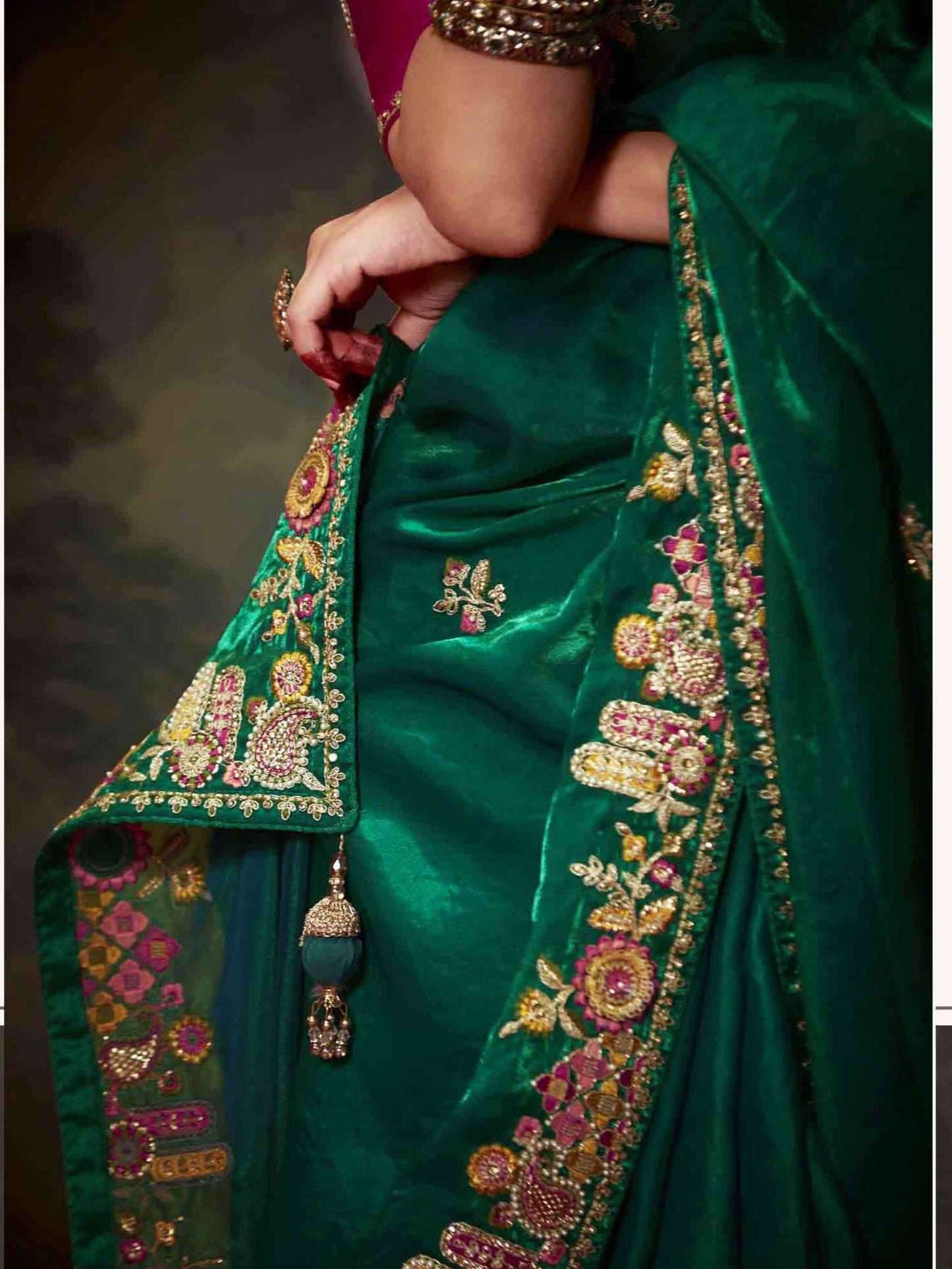 Dhiyona KM Women Emerald Green Designer Organza Silk Saree
