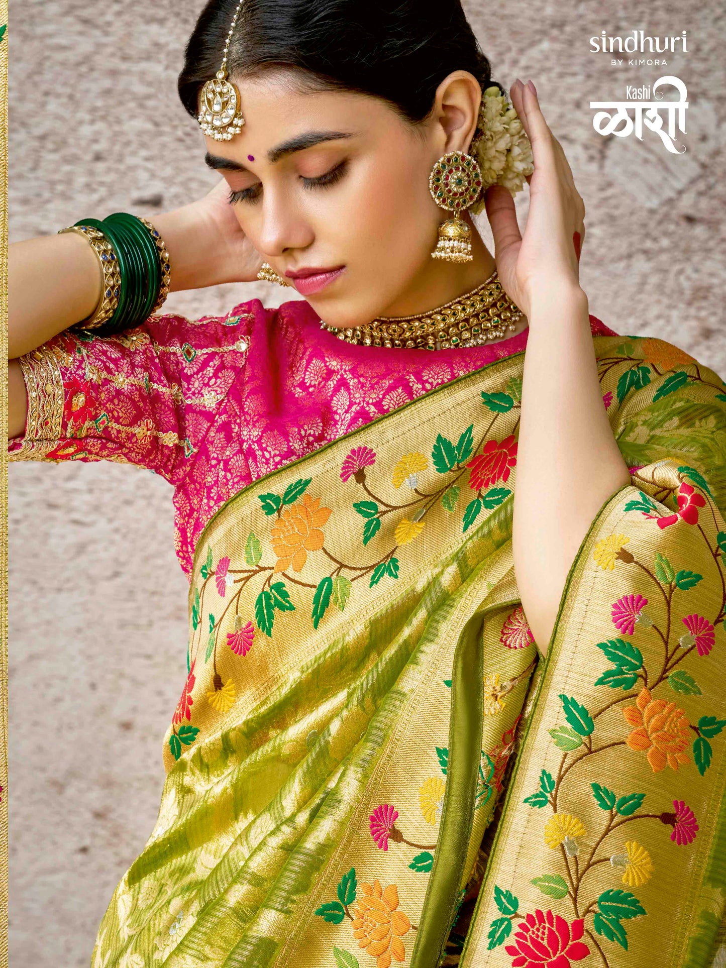 Dhiyona KM Women Traditional Green Jacquard Banarasi Silk Saree With Contrast Red Blouse