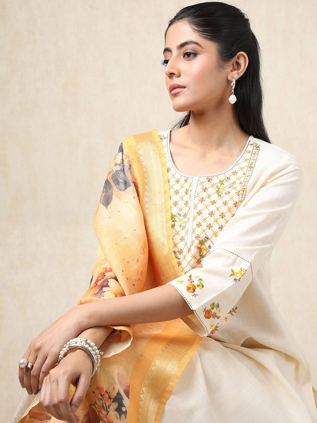 Dhiyona SO Women's Floral Embroidered Thread Work Round Neck Straight Kurta With Trousers & Dupatta