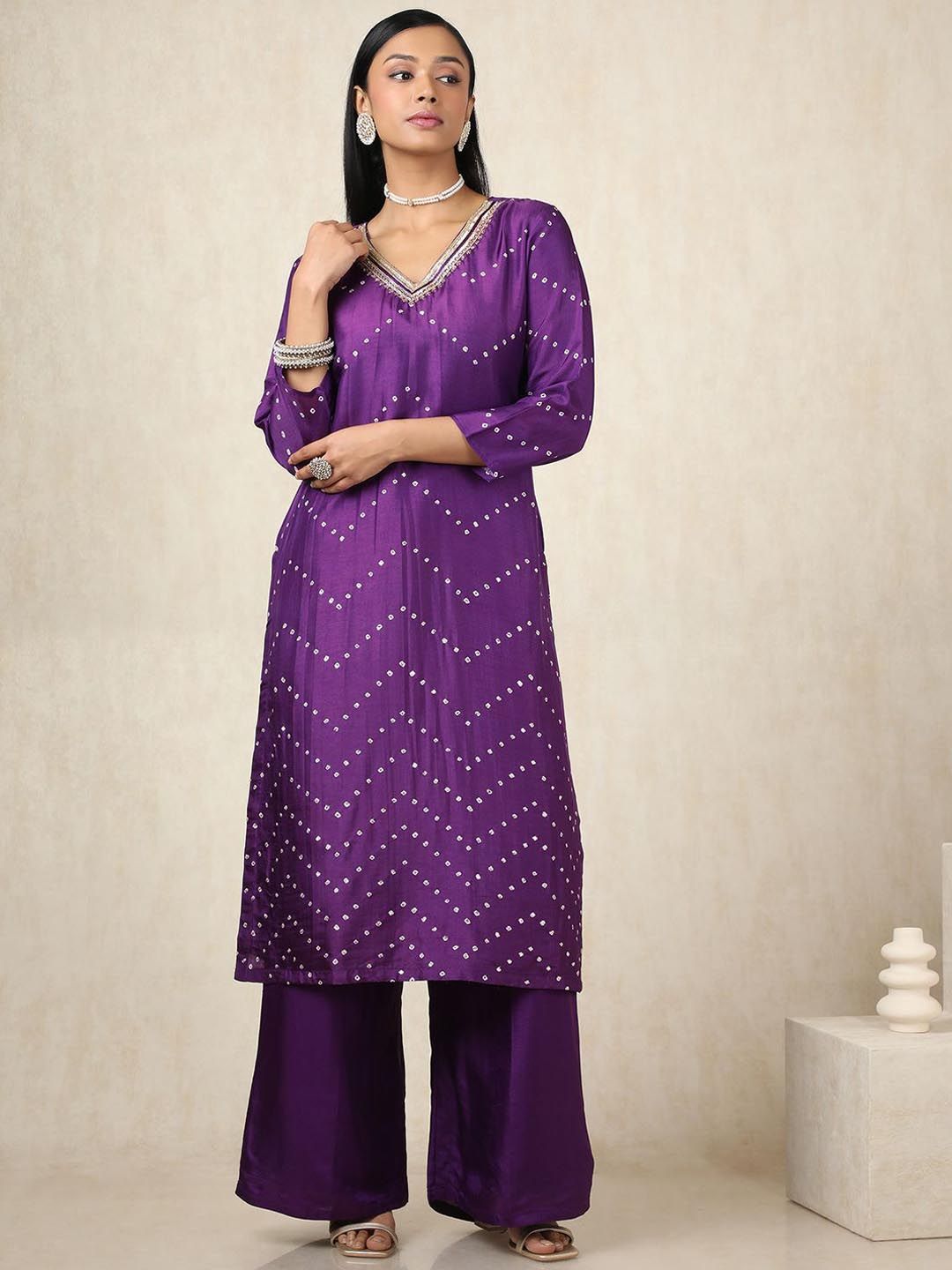 Dhiyona SO Women's Bandhani Printed V-Neck Beads And Stones Straight Kurta With Palazzos And Dupatta