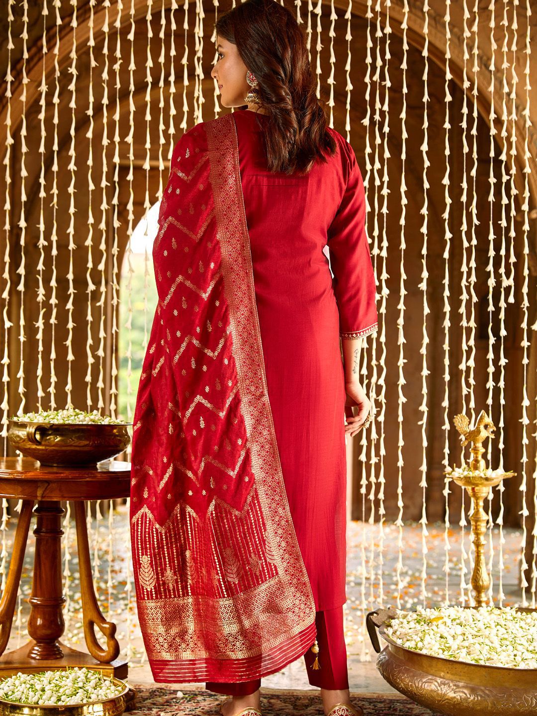 Dhiyona WP Women Ethnic Motifs Embroidered Regular Thread Work Kurta with Trousers & With Dupatta