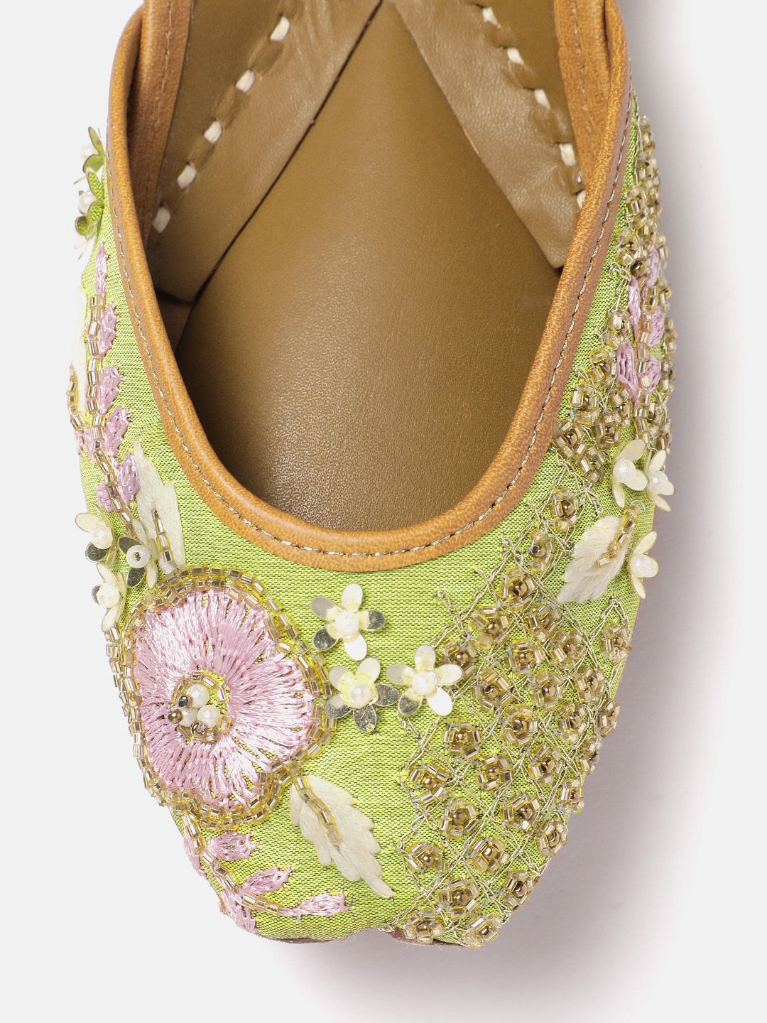 Dhiyona HOP Women Ethnic Embellished Mojaris