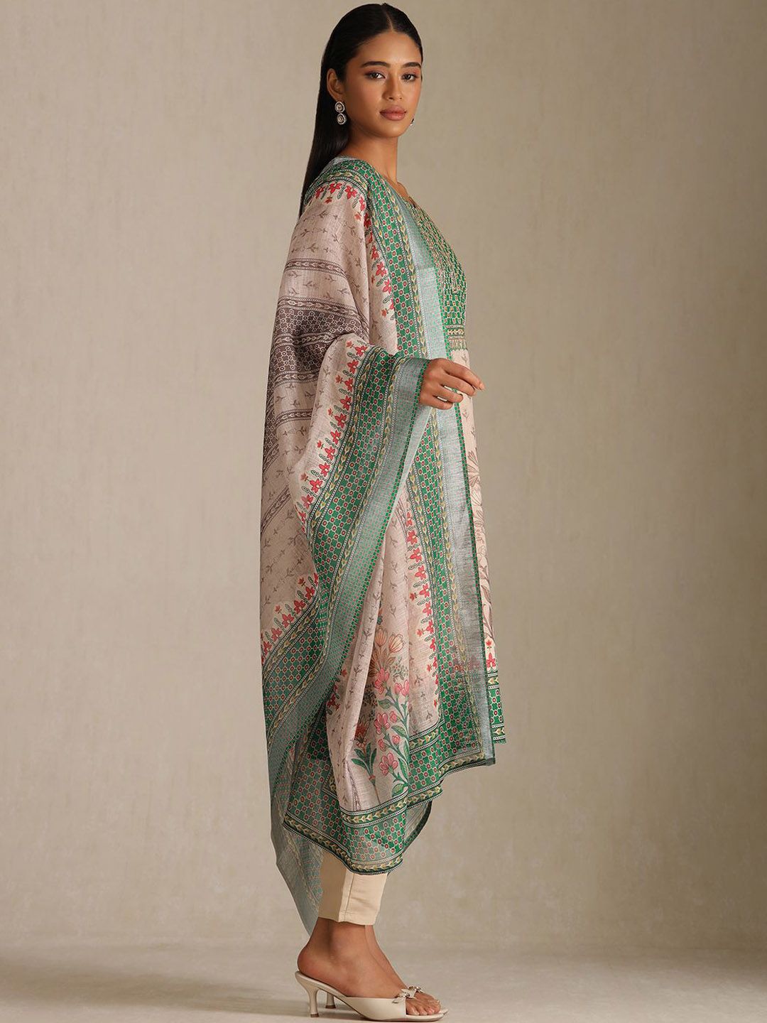 Dhiyona SO Women's Floral Printed Round Neck Sequinned Linen Straight Kurta With Trousers & Dupatta