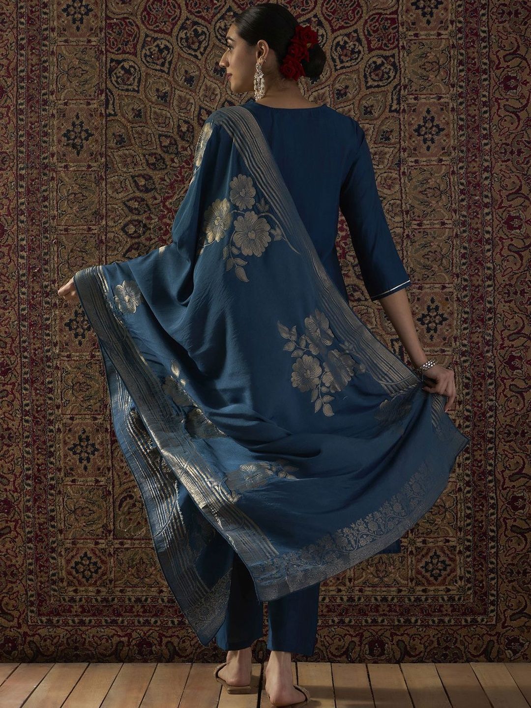 Ethnic Motifs Embroidered Round Neck Thread Work Kurta With Trousers & Dupatta