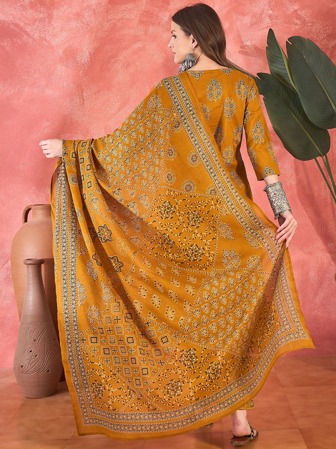 Dhiyona SN Women's Floral Printed Notch Neck Beads and Stones Pure Cotton Kurta & Trousers & Dupatta