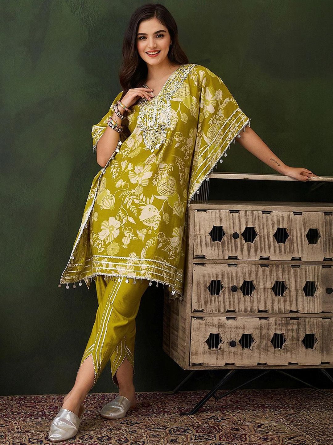 Dhiyona IS Women's Women Floral Printed Kaftan Kurta with Churidar