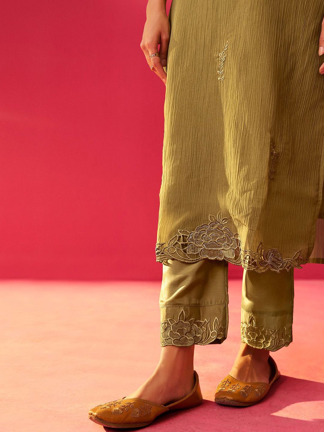 Women Floral Embroidered Kurta with Trousers & Dupatta