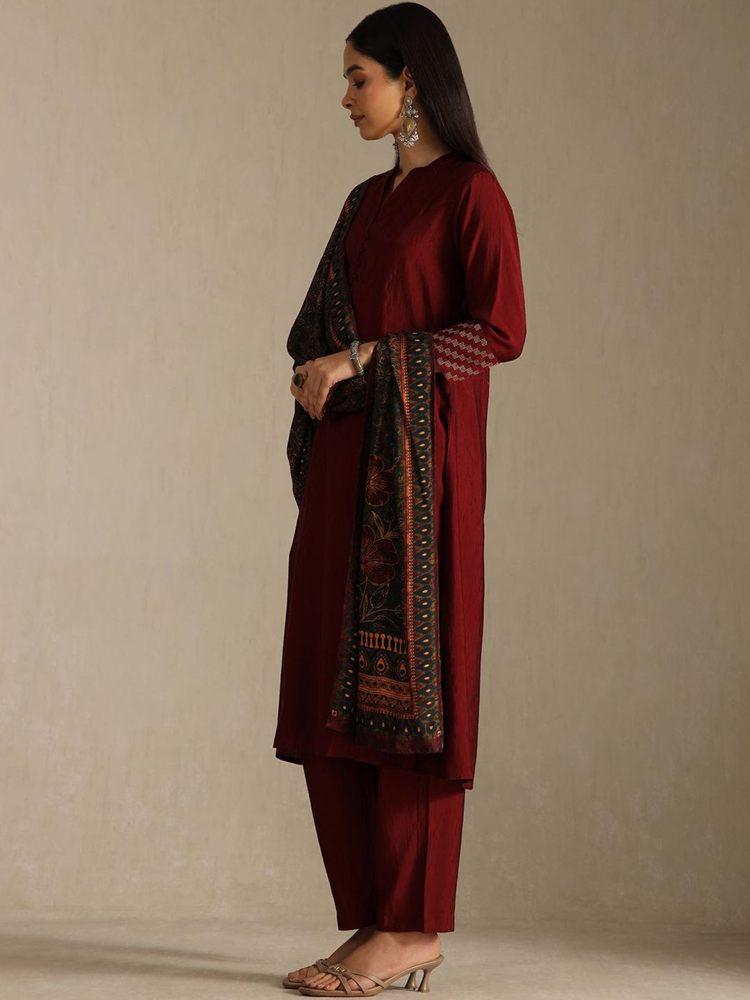 Dhiyona SO Women's V-Neck A-Line Kurta With Trousers & Dupatta