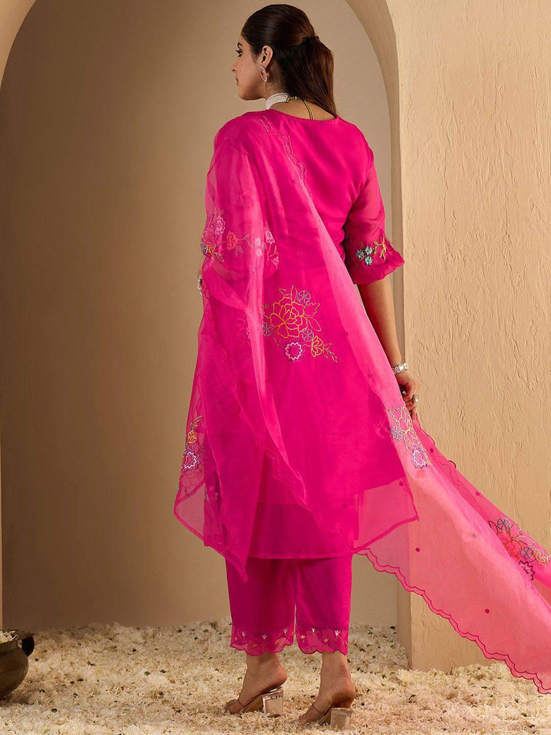 Dhiyona IE Women's Women Floral Embroidered Thread Work Kurta With Trousers & Dupatta Kurta Sets