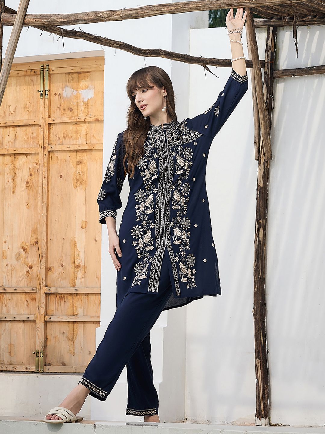 Dhiyona IE Floral Embroidered Mandarin Collar Neck A-Line Tunic With Trousers Co-Ords