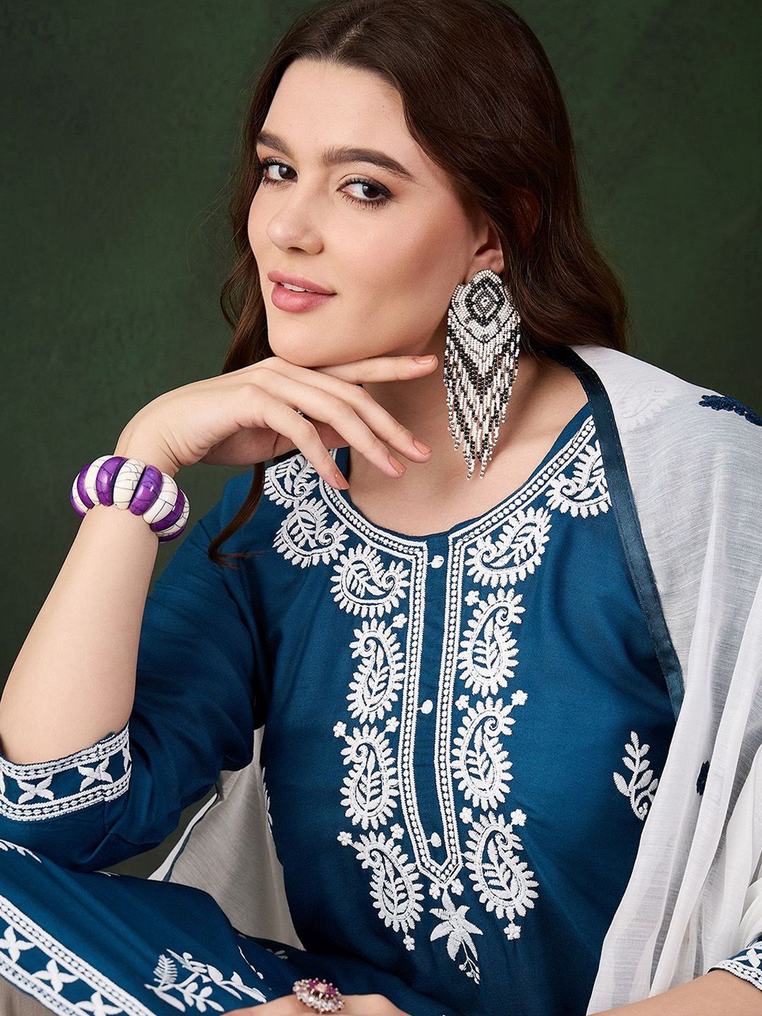 Dhiyona SN Women's Teal Blue Paisley Embroidered Thread Work Straight Kurta & Trouser With Dupatta