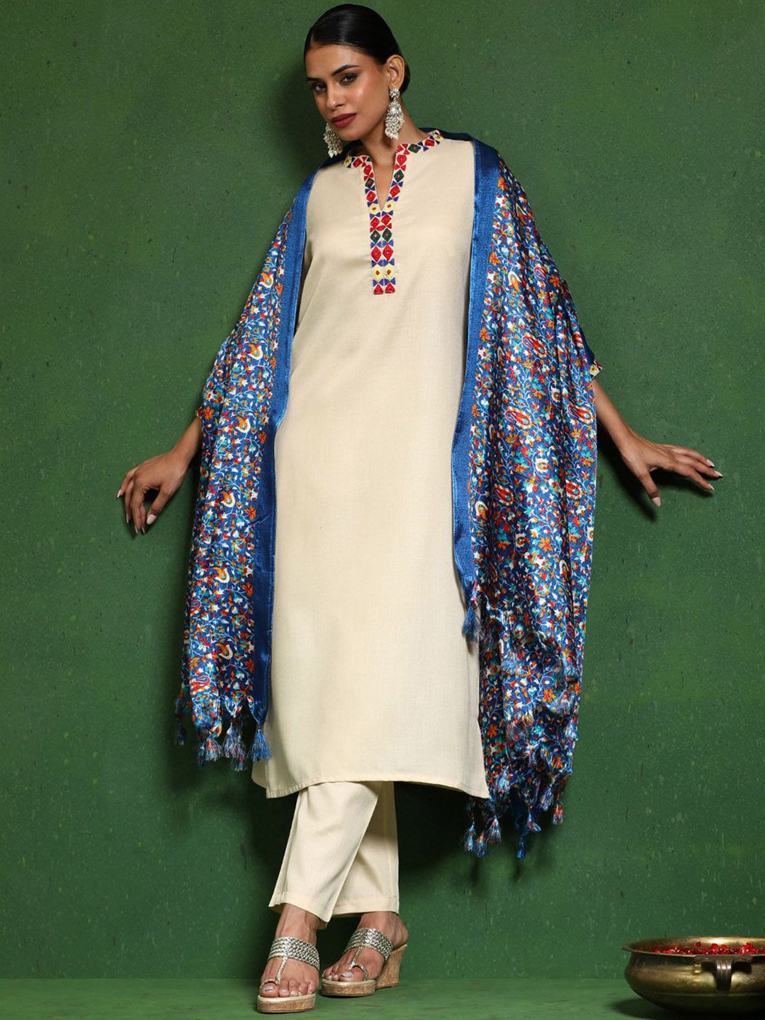 Dhiyona VA Women'sEmbroidered Thread Work Mandarin Collar Straight Kurta with Trousers & Dupatta