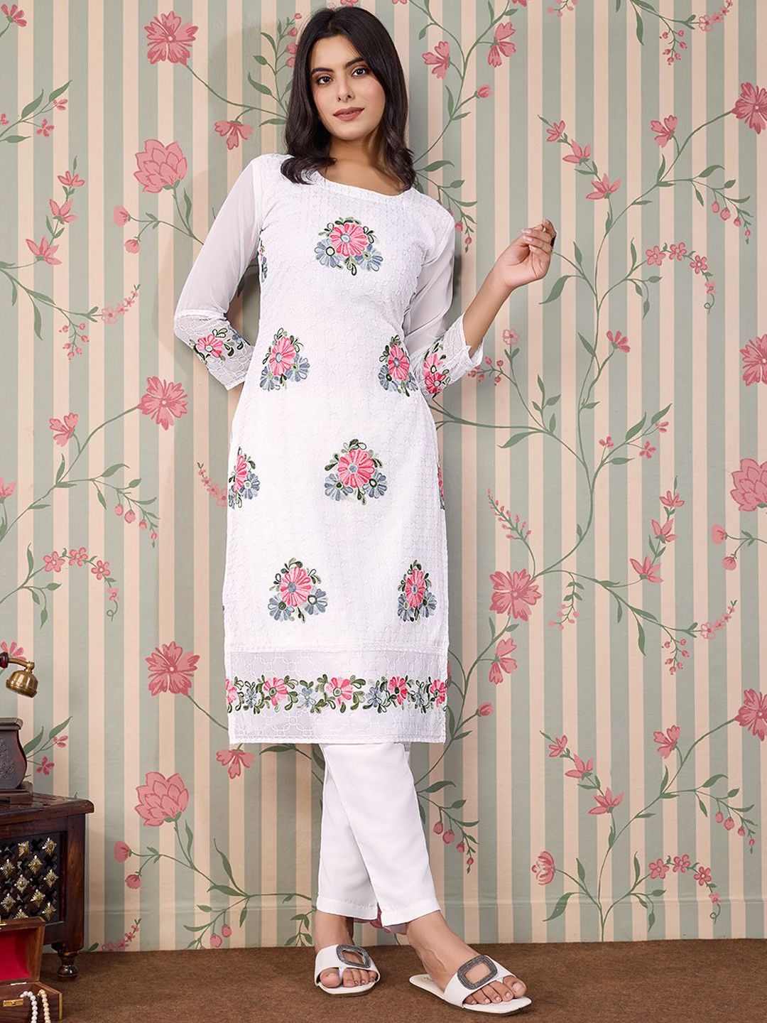 Dhiyona OD Floral Embroidered Thread Work Floral Georgette Straight Kurta