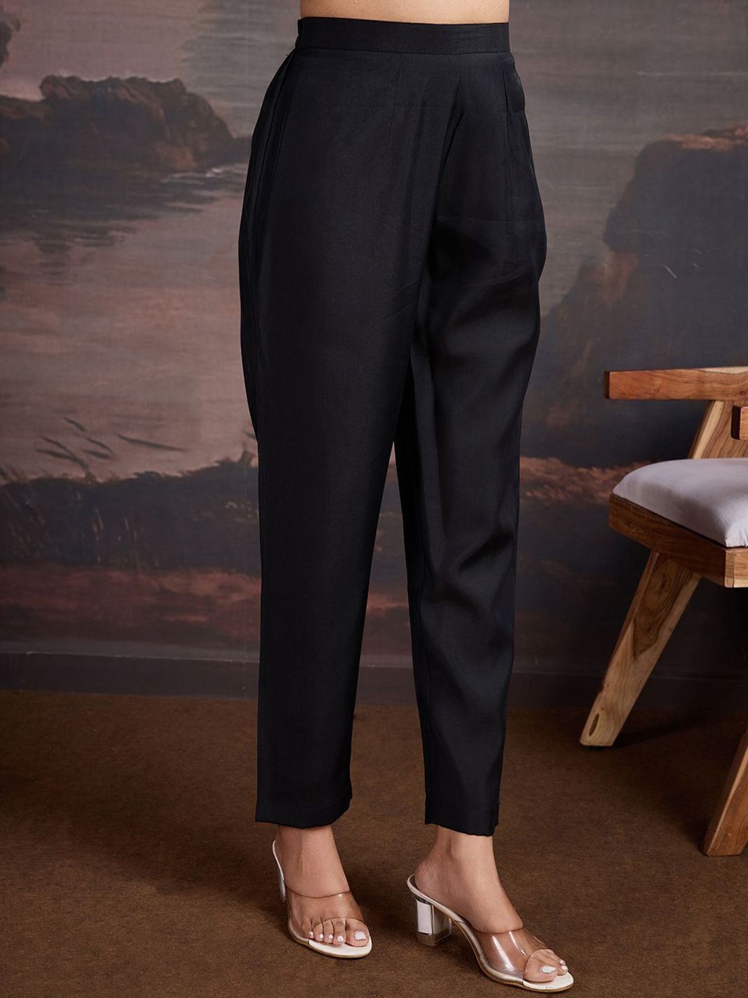 Dhiyona PD Women Floral Embroidered Thread Work Straight Kurta With Trousers & Dupatta