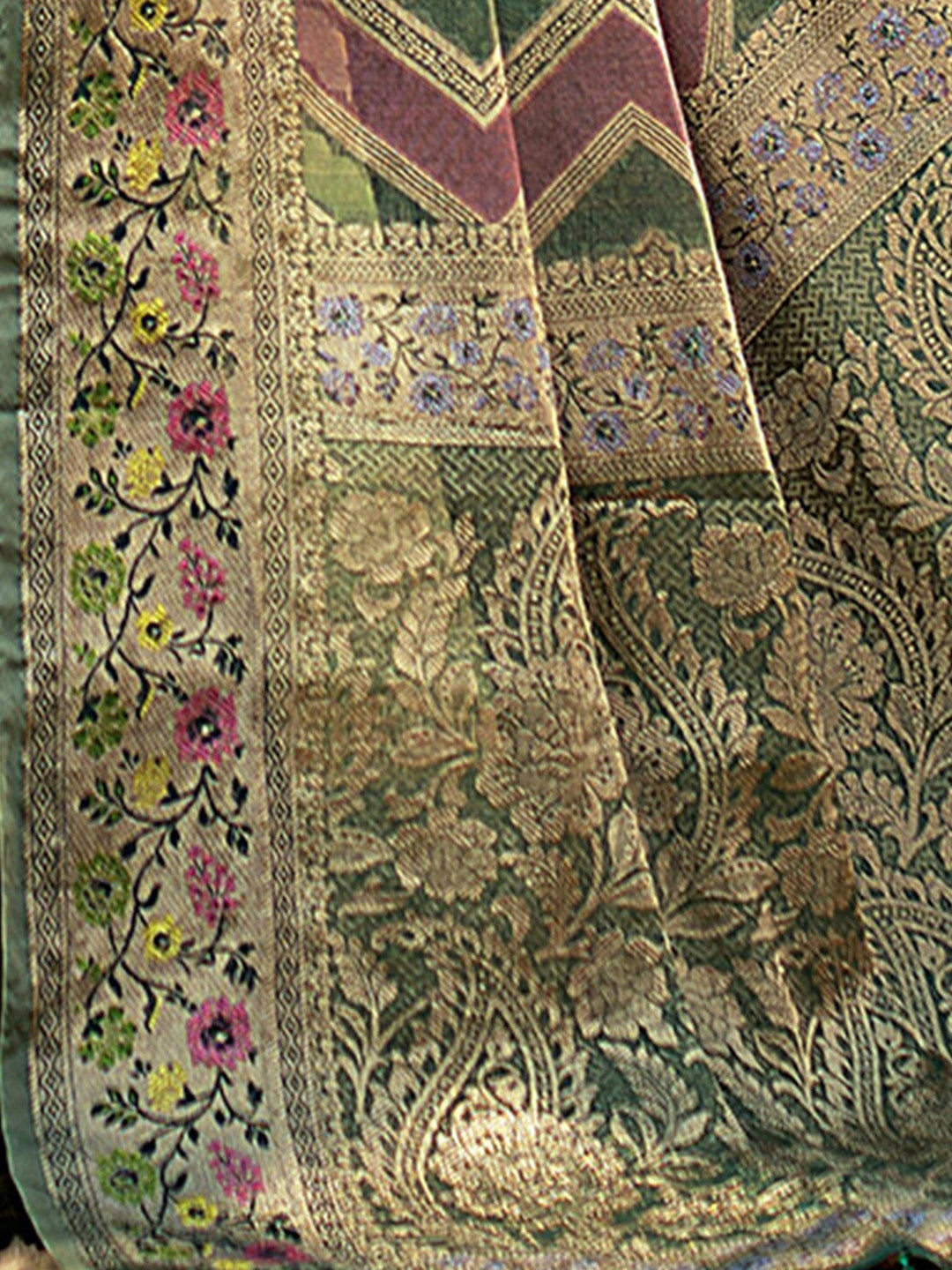 Dhiyona GR Women's Rangkat Pickle Green Leheriya Design Banarasi Organza Saree